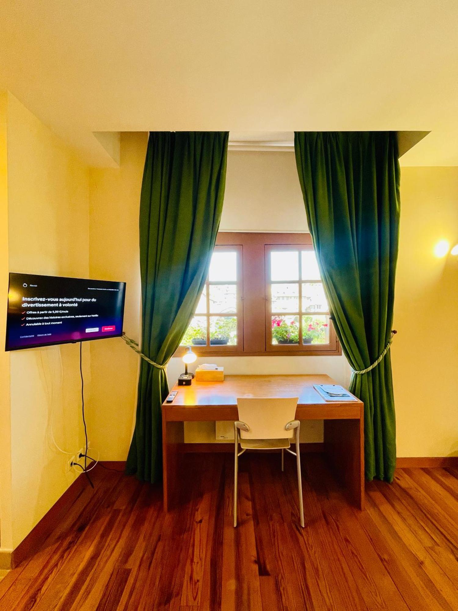 Appart'Hotel - Au Vieux Palais エスパリオン エクステリア 写真